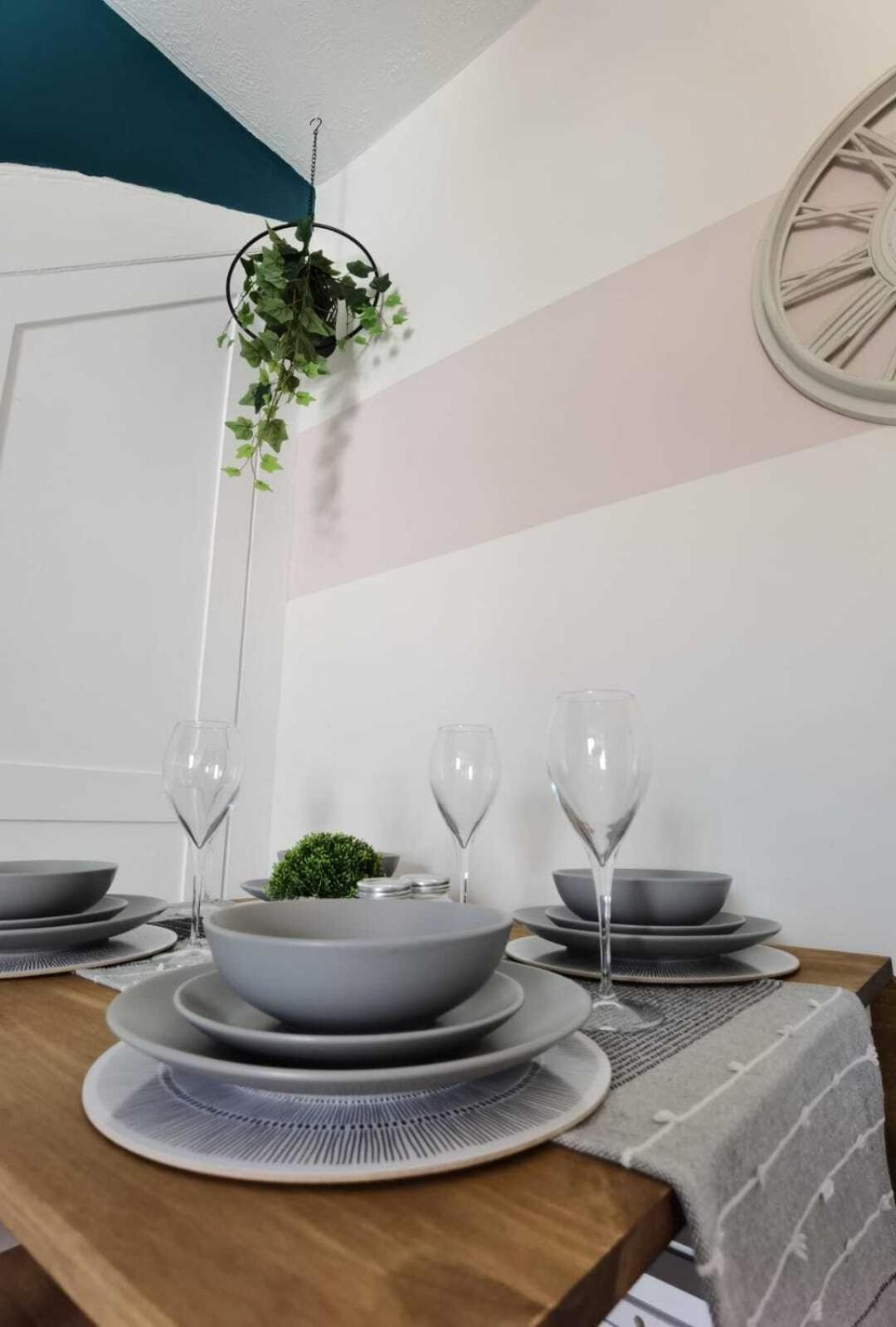 Raleigh Ff&Tf - 1 Bed Georgian Flat In The Centre Of Exeter, Free Parking With Wifi Apartment Стая снимка