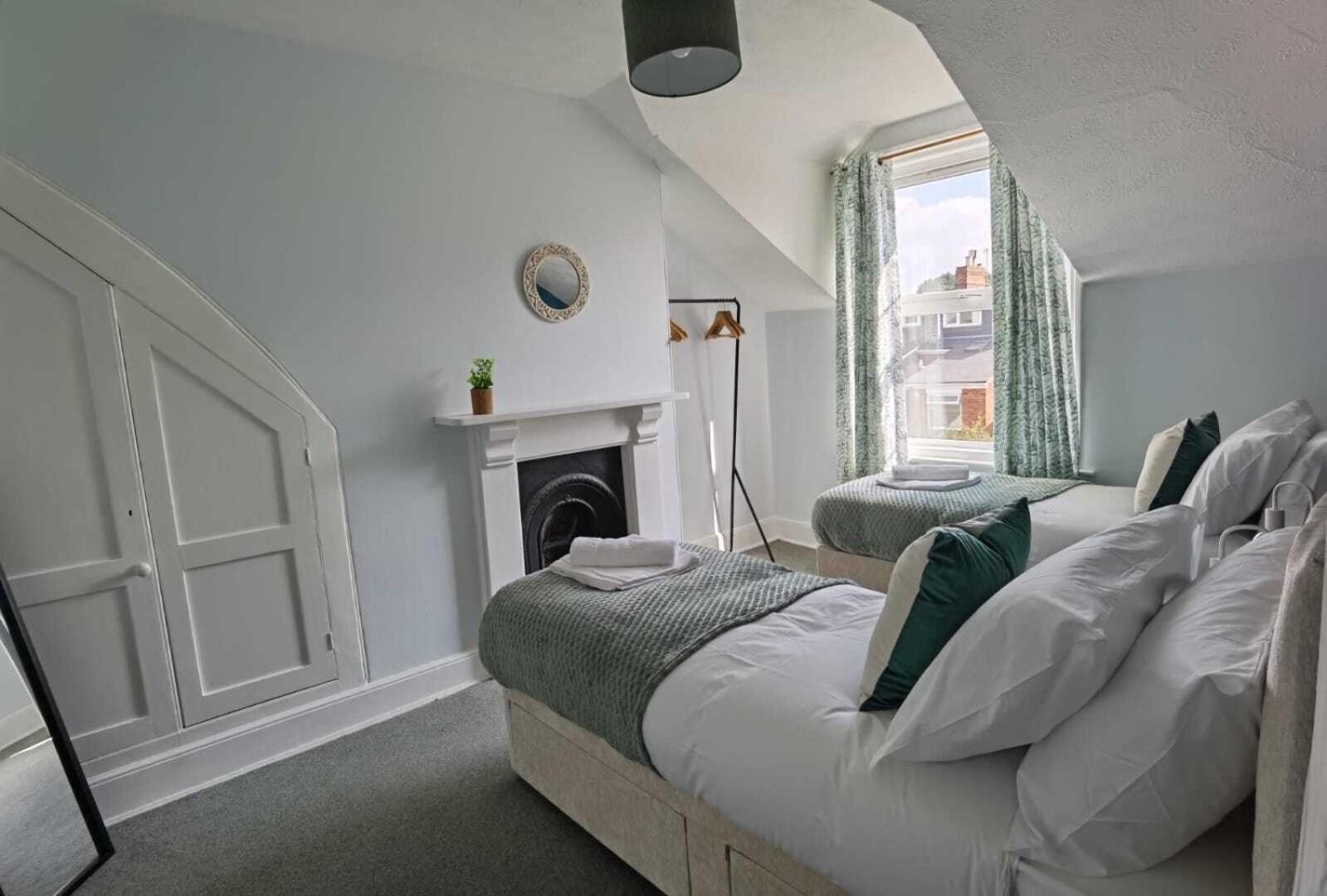 Raleigh Ff&Tf - 1 Bed Georgian Flat In The Centre Of Exeter, Free Parking With Wifi Apartment Стая снимка